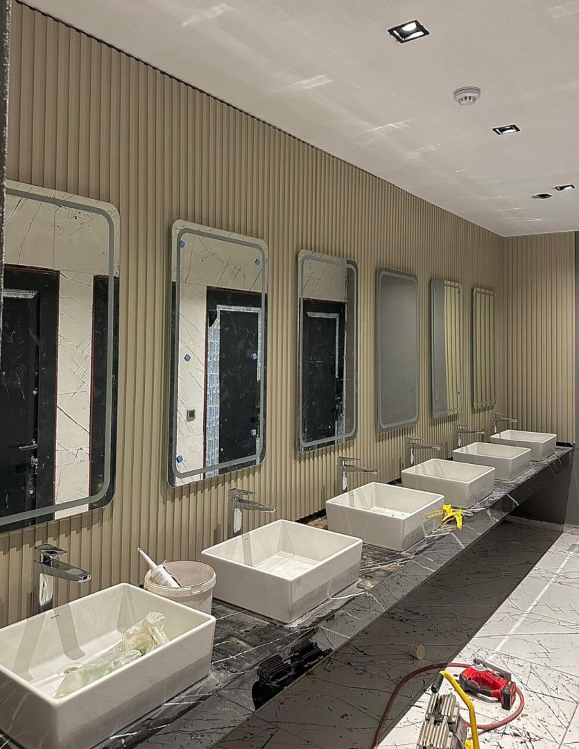 Dikey Çıtalı Modern Banyo Duvar Kaplama Paneli